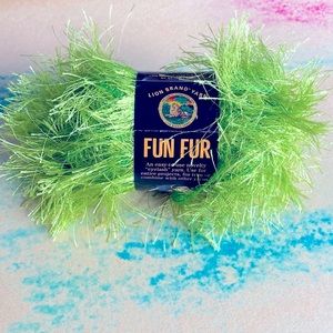 New Lion Brand Fun Fur Prints Eyelash Lime Yarn 64 Yards Free Pattern Inside  !!